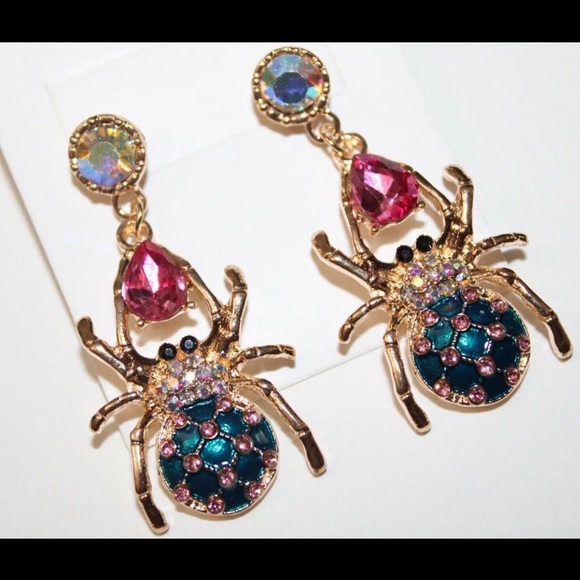 Cool looking  Betsey Johnson Halloween Spider Drop Earrings - Picture 2 of 2